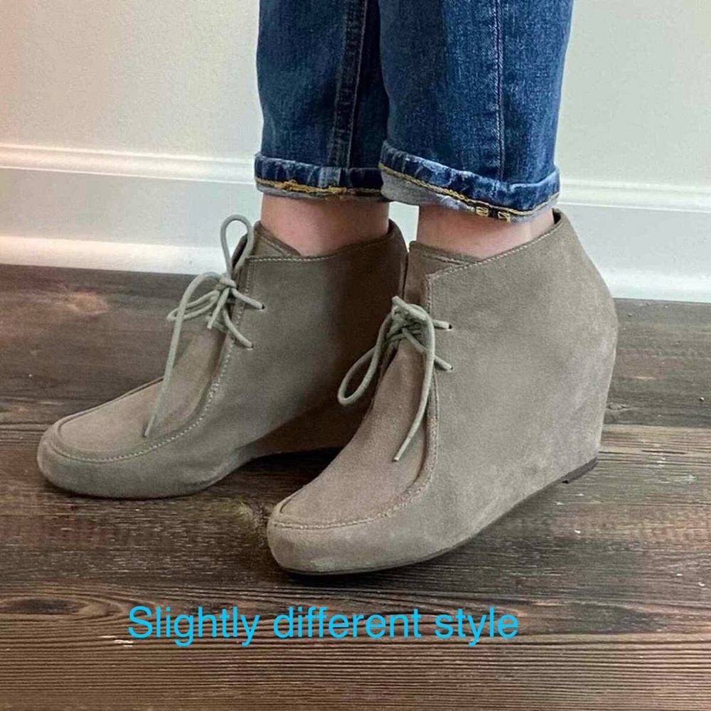 DOLCE VITA Chukka Wedge lace-up booties. In grey/taupe. Size 6. GUC.